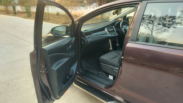 Second-hand 2016 Toyota Innova Crysta 2.8 GX AT BSIV for sale in Hyderabad-5