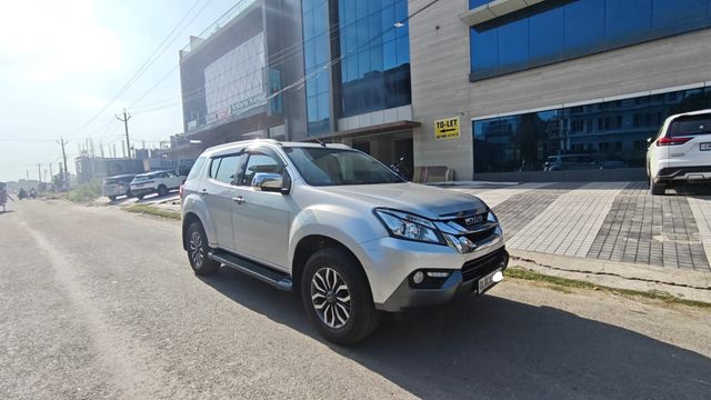 Isuzu MU-X 4X2 Second-hand 2017 Isuzu MU-X 4X2 for sale in Chandigarh