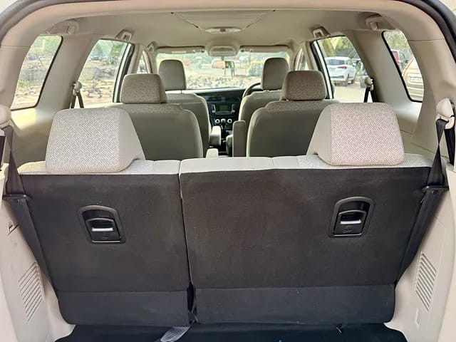 Second-hand 2020 Mahindra Marazzo M4 for sale in New Delhi-9