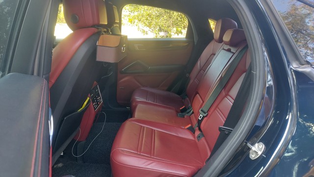 Second-hand 2022 Porsche Cayenne Coupe V6 BSVI for sale in Hyderabad-15