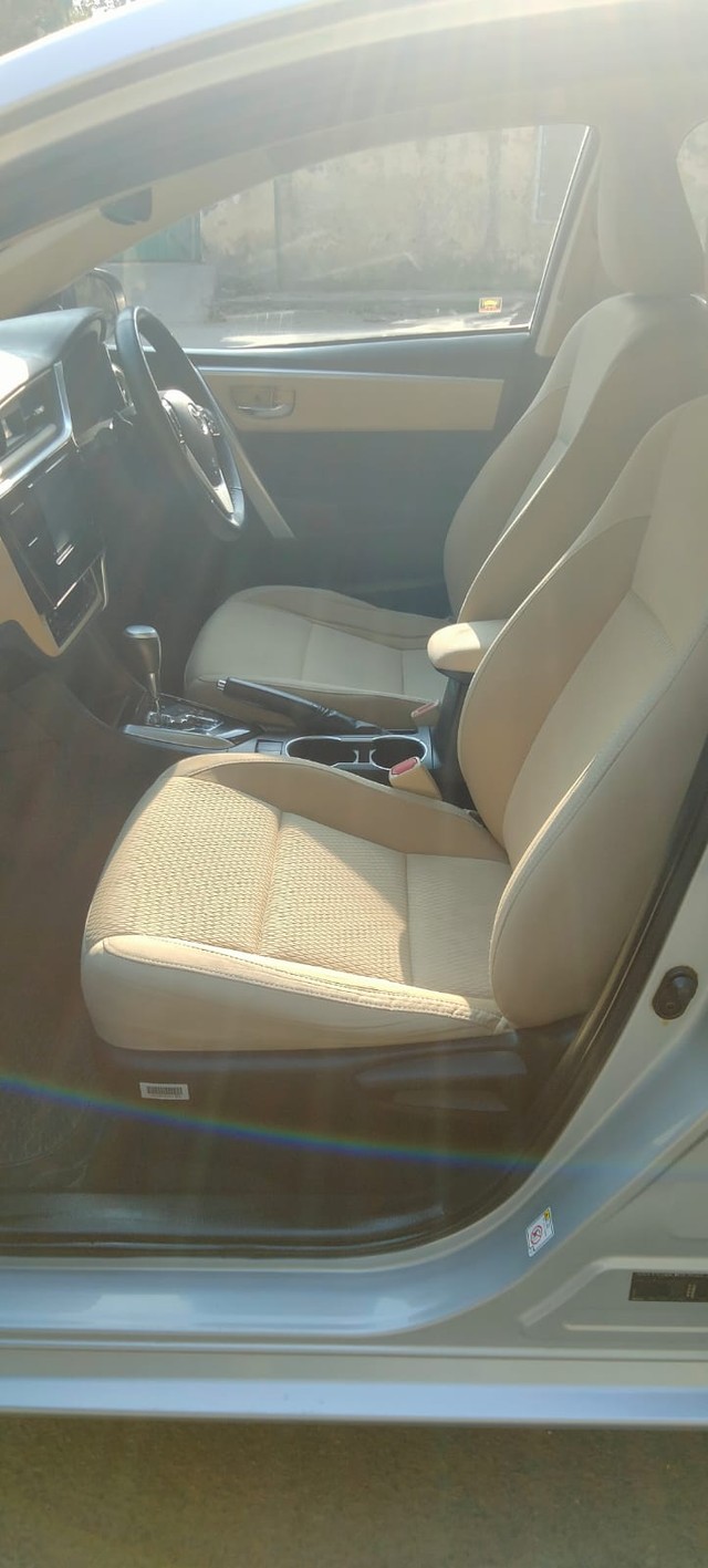 Second-hand 2018 Toyota Corolla Altis 1.8 G CVT for sale in New Delhi-17