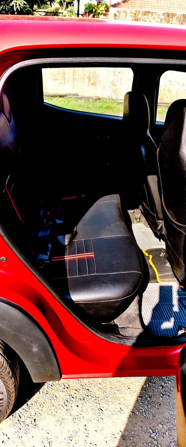 Second-hand 2017 Renault KWID 1.0 RXT for sale in Nashik-13