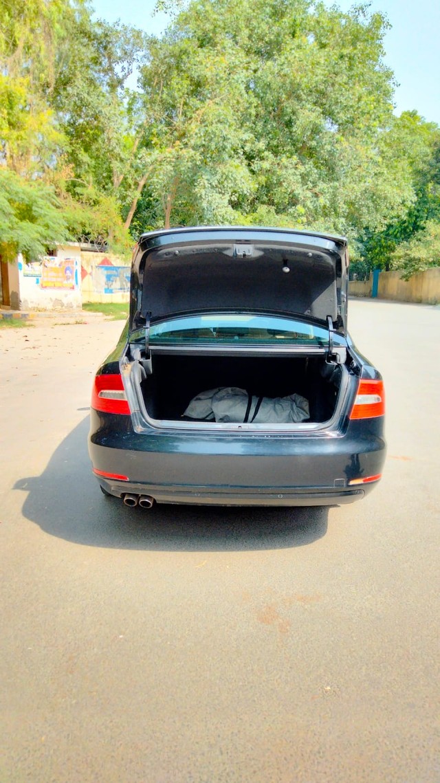 Second-hand 2015 Skoda Superb Elegance 1.8 TSI MT for sale in New Delhi-13