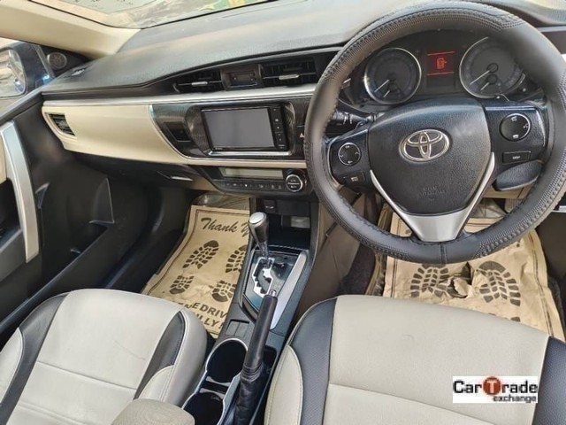 Second-hand 2015 Toyota Corolla Altis G AT for sale in Noida-7