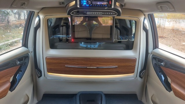 Second-hand 2016 Toyota Innova Crysta 2.8 GX AT BSIV for sale in Hyderabad-21