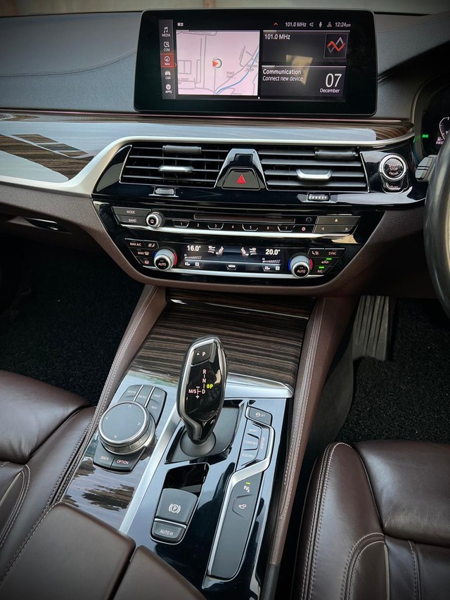 Second-hand 2020 BMW 5 Series 530d M Sport for sale in Pune-14