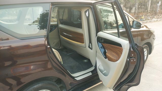 Second-hand 2016 Toyota Innova Crysta 2.8 GX AT BSIV for sale in Hyderabad-14