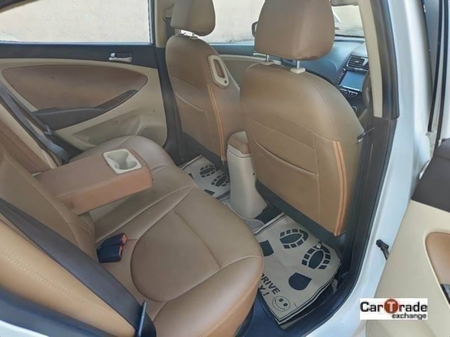 Second-hand 2016 Hyundai Verna 1.6 VTVT AT SX for sale in Noida-11