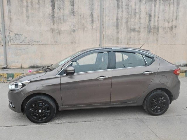 Second-hand 2017 Tata Tigor 1.2 Revotron XT for sale in Noida-2
