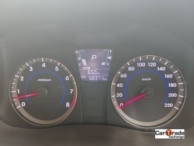 Second-hand 2016 Hyundai Verna 1.6 VTVT AT SX for sale in Noida-10