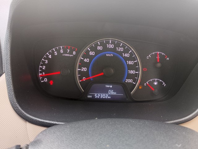 Second-hand 2014 Hyundai Grand i10 Asta for sale in Bangalore-8