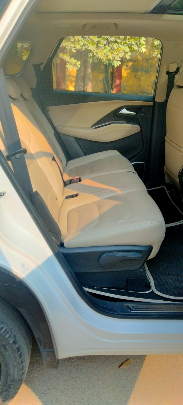 Second-hand 2023 MG Hector 1.5 Turbo Sharp pro CVT BSVI for sale in New Delhi-12