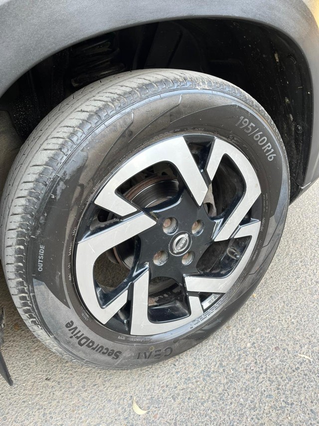 Second-hand 2022 Nissan Magnite Turbo CVT XV Executive BSVI for sale in New Delhi-8