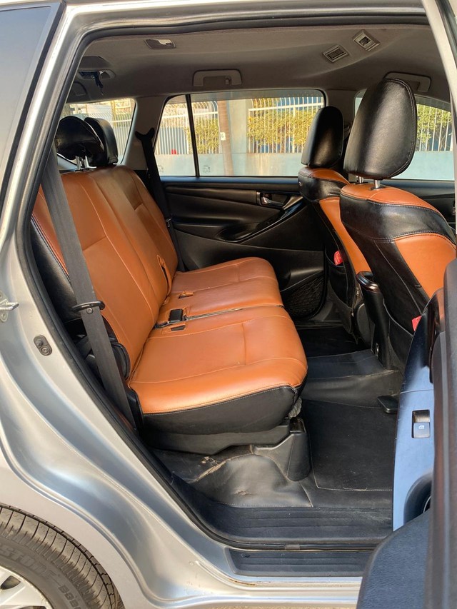 Second-hand 2017 Toyota Innova Crysta 2.4 GX MT BSIV for sale in Pune-12