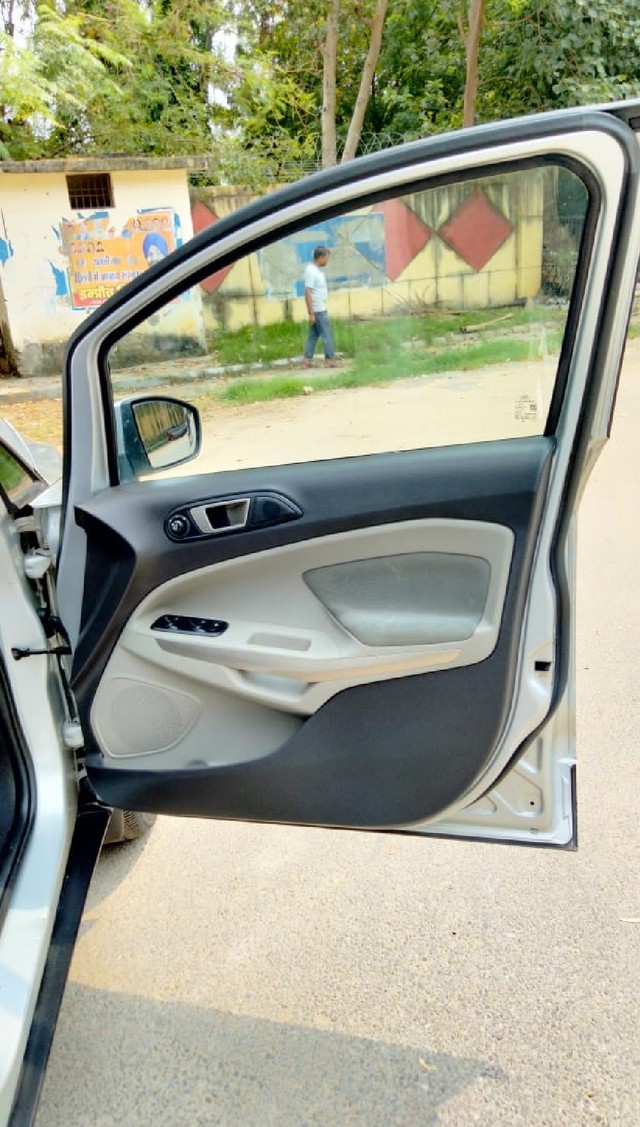Second-hand 2016 Ford Ecosport 1.5 Ti VCT AT Titanium BE BSIV for sale in New Delhi-7