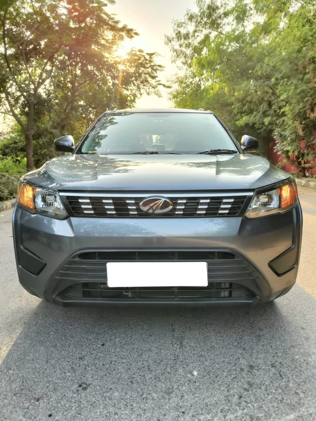 Second-hand 2021 Mahindra XUV300 W6 Diesel BSVI for sale in New Delhi-4