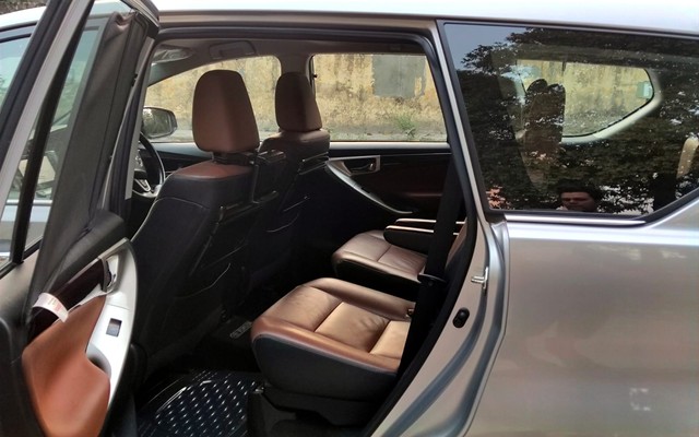 Second-hand 2022 Toyota Innova Crysta 2.7 ZX 7 STR AT for sale in New Delhi-11