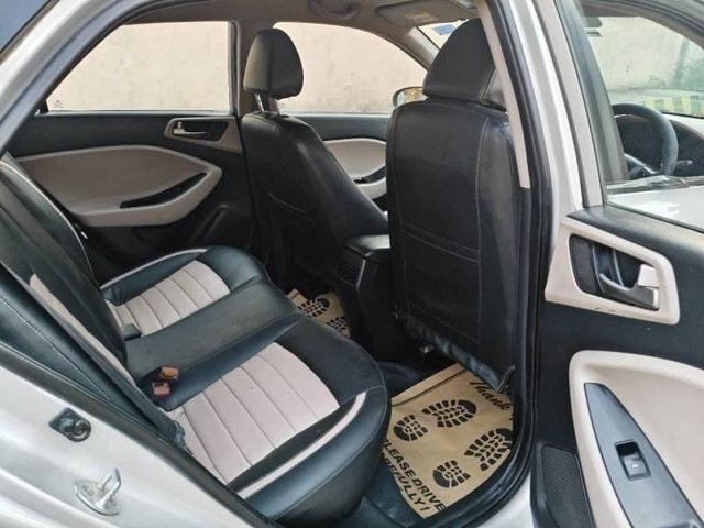 Second-hand 2015 Hyundai i20 Asta 1.2 for sale in Noida-9