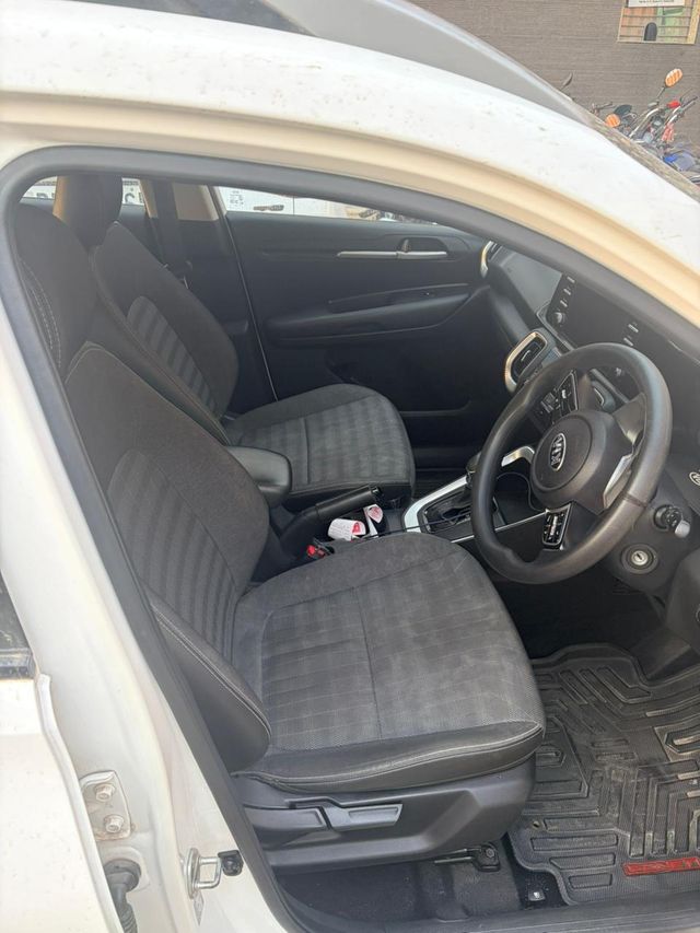 Kia Sonet 1.5 एचटीके प्लस डीजल AT Second-hand 2020 Kia Sonet 1.5 एचटीके प्लस डीजल AT for sale in New Delhi