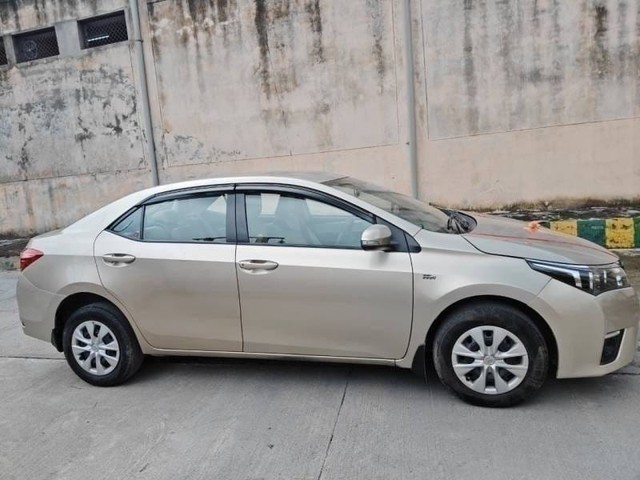 Second-hand 2016 Toyota Corolla Altis 1.8 J for sale in Noida-1