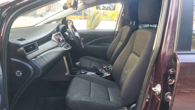 Second-hand 2016 Toyota Innova Crysta 2.8 GX AT BSIV for sale in Hyderabad-11