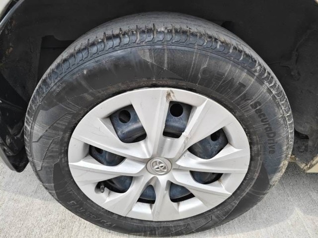 Second-hand 2016 Toyota Corolla Altis 1.8 J for sale in Noida-6