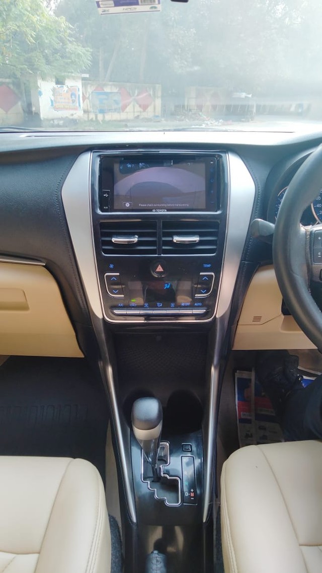 Second-hand 2018 Toyota Yaris G CVT BSIV for sale in New Delhi-17