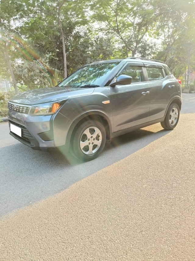 Second-hand 2021 Mahindra XUV300 W6 Diesel BSVI for sale in New Delhi-7