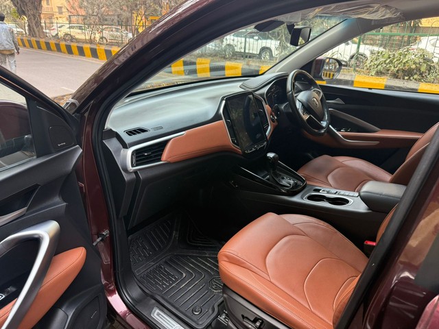 Second-hand 2021 MG Hector Plus Sharp CVT for sale in New Delhi-11