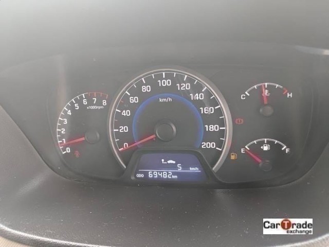 Second-hand 2013 Hyundai Grand i10 Asta Option for sale in Noida-9