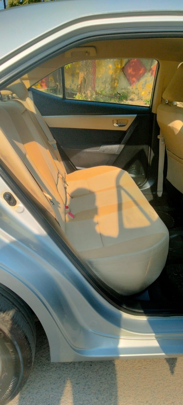 Second-hand 2018 Toyota Corolla Altis 1.8 G CVT for sale in New Delhi-9