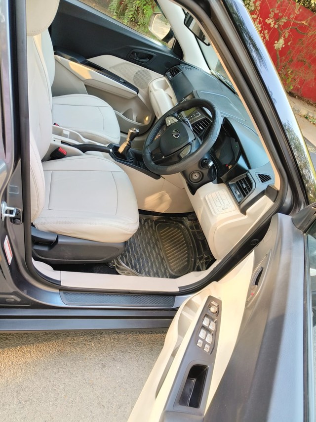 Second-hand 2021 Mahindra XUV300 W6 Diesel BSVI for sale in New Delhi-5