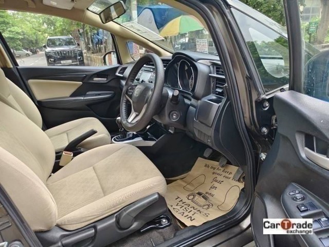 Second-hand 2015 Honda Jazz 1.2 SV i VTEC for sale in Noida-9