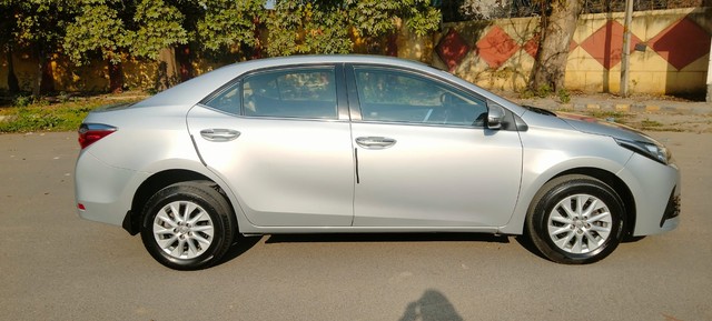 Second-hand 2018 Toyota Corolla Altis 1.8 G CVT for sale in New Delhi-1