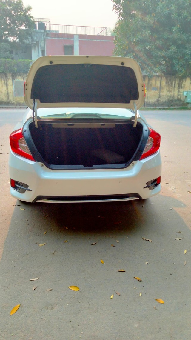 Second-hand 2019 Honda Civic ZX BSIV for sale in New Delhi-9