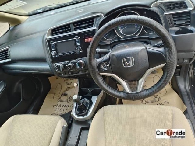 Second-hand 2015 Honda Jazz 1.2 SV i VTEC for sale in Noida-8