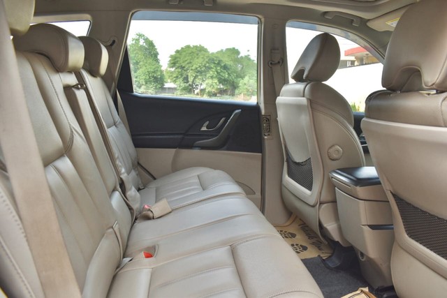 Mahindra XUV500 AT W10 1.99 mHawk Second-hand 2017 Mahindra XUV500 AT W10 1.99 mHawk for sale in Gurgaon-12