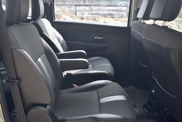 Second-hand 2022 Maruti Suzuki XL6 Zeta AT for sale in Gurgaon-13