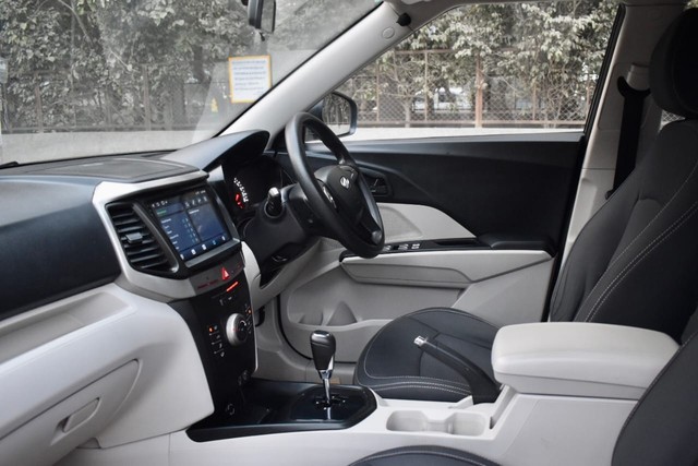 Second-hand 2020 Mahindra XUV300 W6 AMT Diesel BSIV for sale in Gurgaon-10