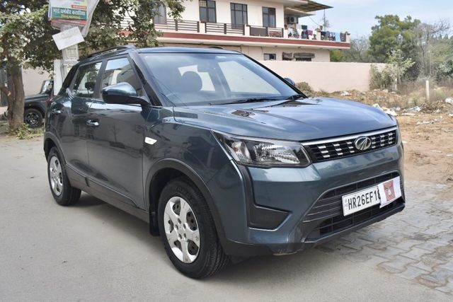 Mahindra XUV300 W6 Diesel BSIV Second-hand 2019 Mahindra XUV300 W6 Diesel BSIV for sale in Gurgaon
