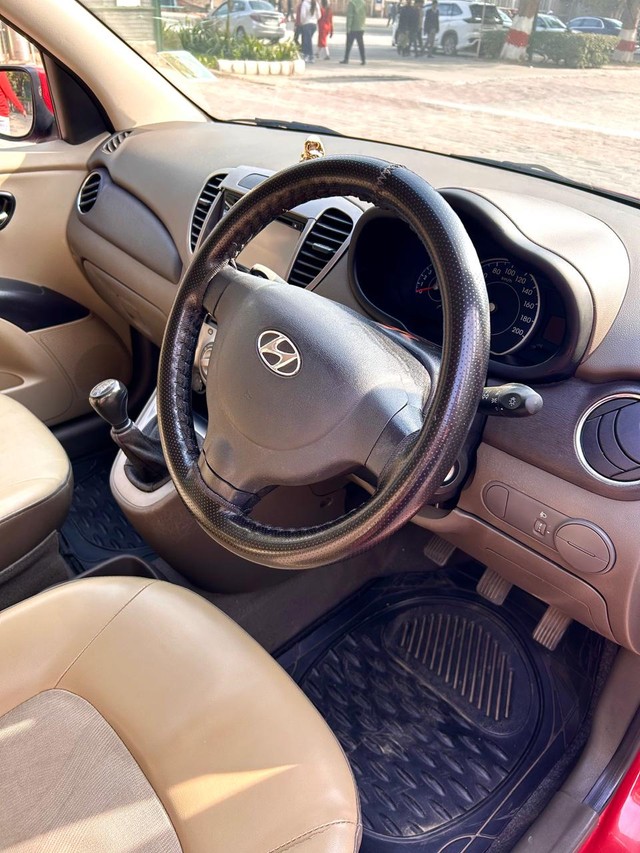 Second-hand 2013 Hyundai i10 Magna for sale in New Delhi-7