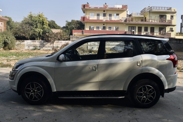 Second-hand 2019 Mahindra XUV500 W7 BSIV for sale in Gurgaon-7