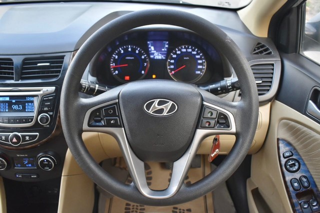 Second-hand 2015 Hyundai Verna 1.6 VTVT SX for sale in Gurgaon-11