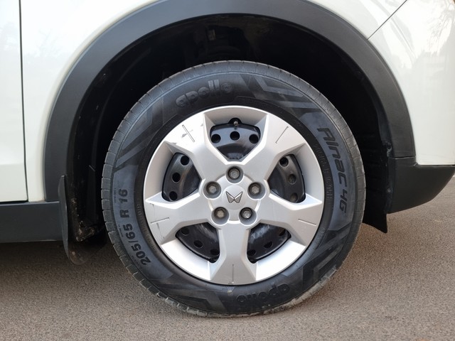 Second-hand 2022 Mahindra XUV300 W6 Sunroof BSVI for sale in Chennai-9