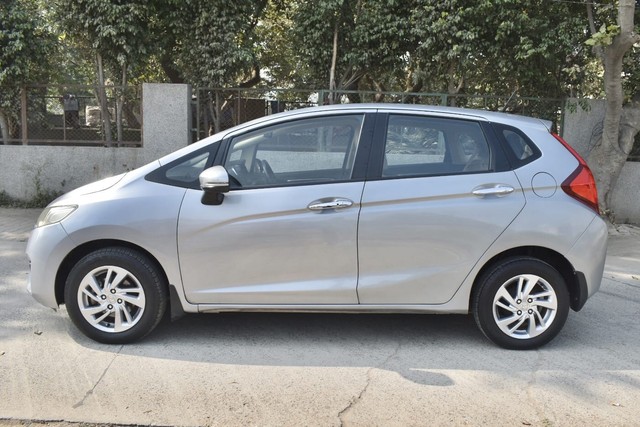 Second-hand 2018 Honda Jazz VX CVT for sale in Gurgaon-7