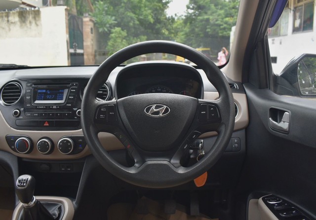 Hyundai Grand i10 Sportz Second-hand 2015 Hyundai Grand i10 Sportz for sale in Gurgaon-9