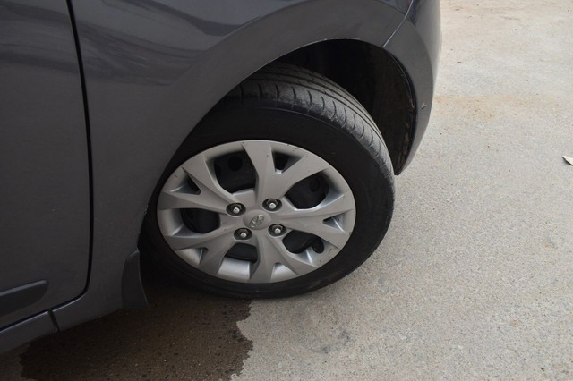 Hyundai Grand i10 Sportz Second-hand 2015 Hyundai Grand i10 Sportz for sale in Gurgaon-17