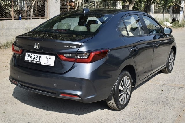Second-hand 2025 Honda City V CVT for sale in Gurgaon-4