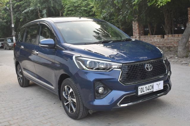 Toyota Rumion वी एटी Second-hand 2023 Toyota Rumion वी एटी for sale in Gurgaon
