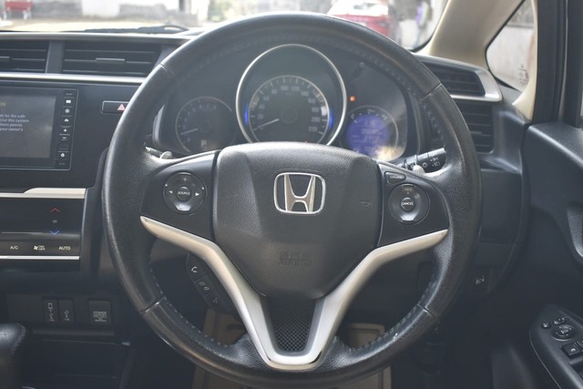 Second-hand 2018 Honda Jazz VX CVT for sale in Gurgaon-9
